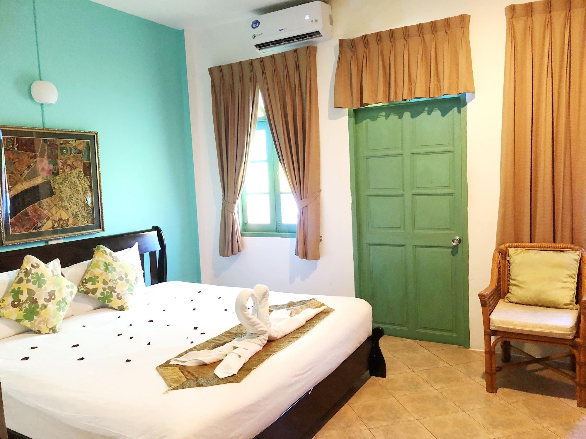 Goldsea Beach Patong Exterior photo